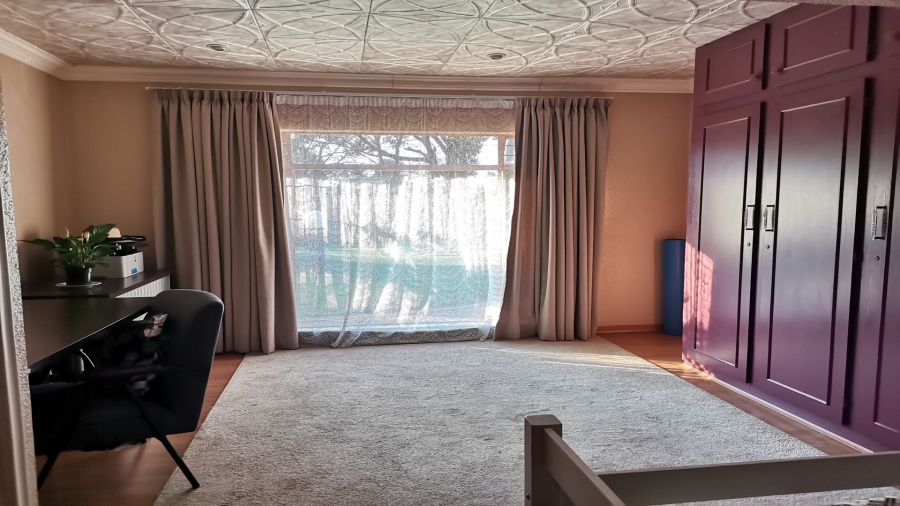 5 Bedroom Property for Sale in Miederpark North West